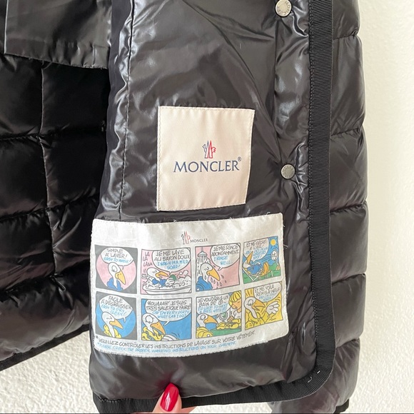 ❌SOLD❌ Moncler Puffer Jacket, Size 1 - Picture 8 of 12
